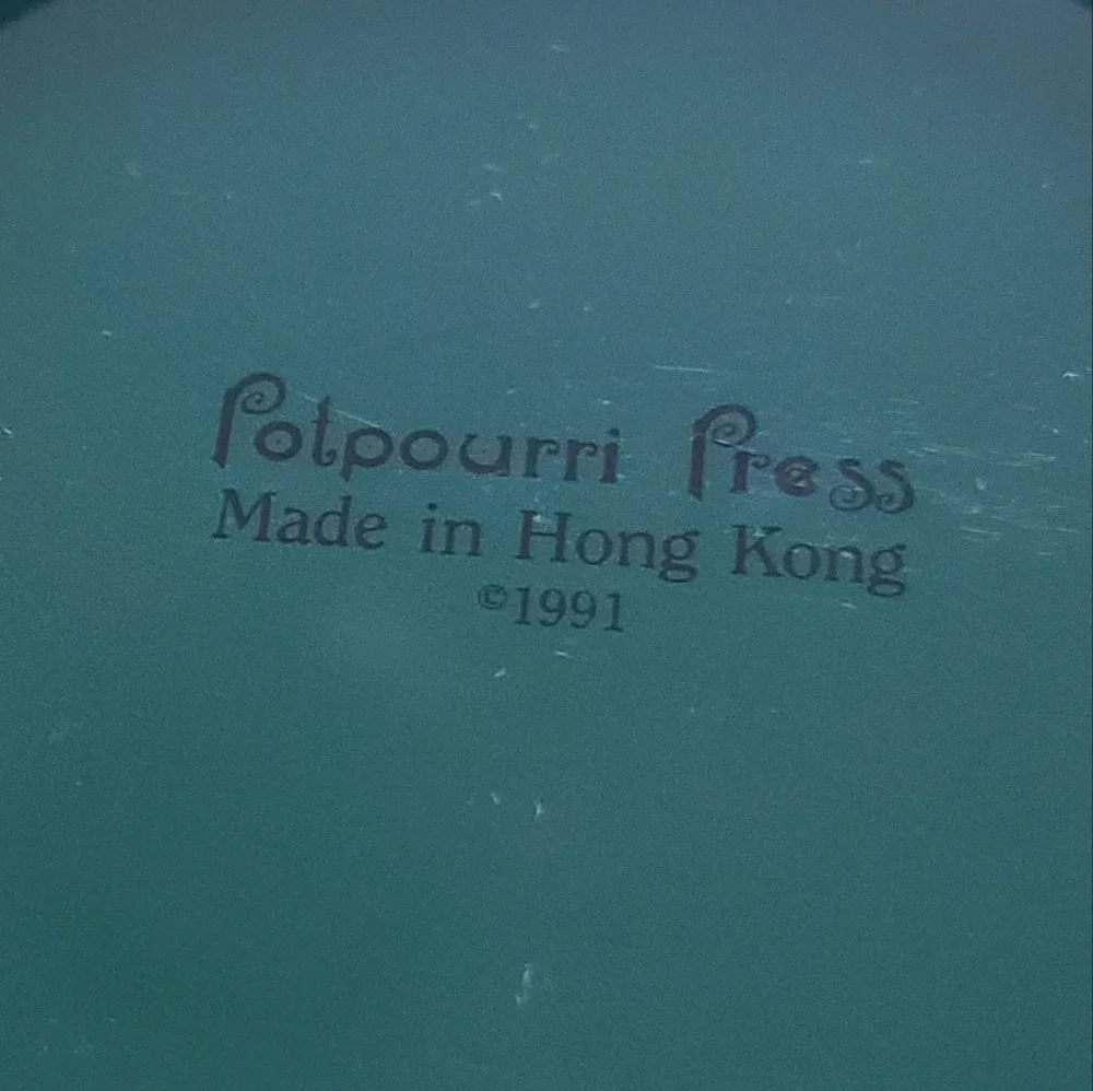 Christmas coasters in s teddy hear tin Potpourri Press 1991 unopened